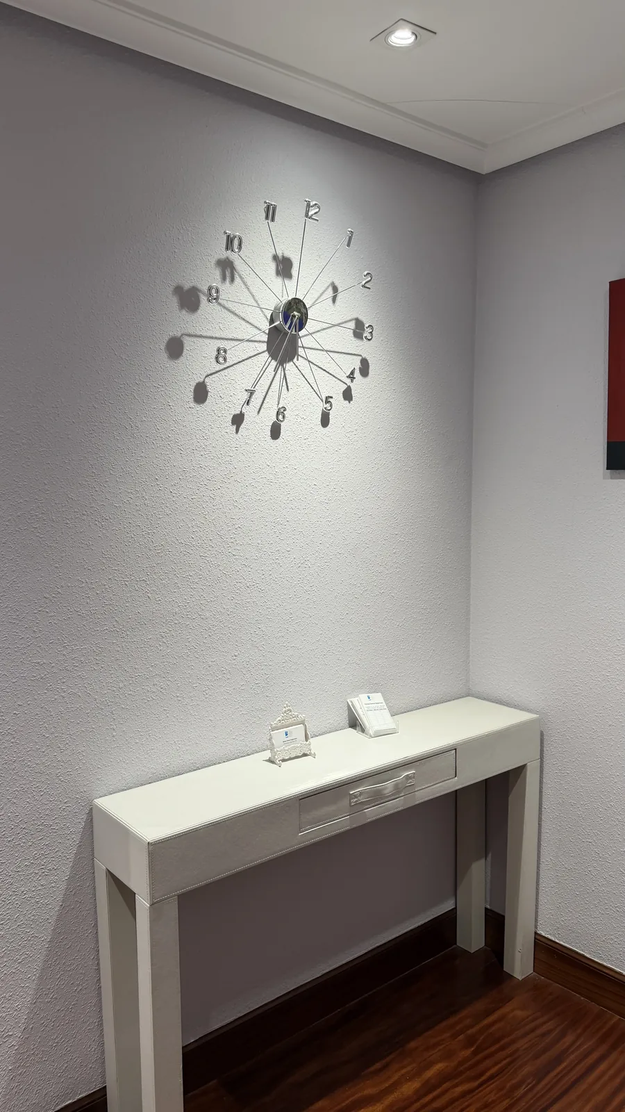 Recepción de la clínica, en Calle de Hondarribia 13